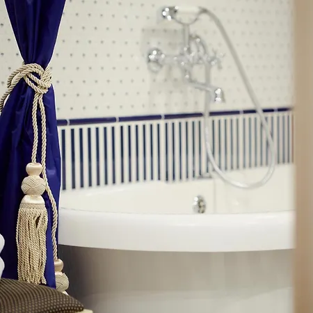 Vintage Boutique Hotel 4*